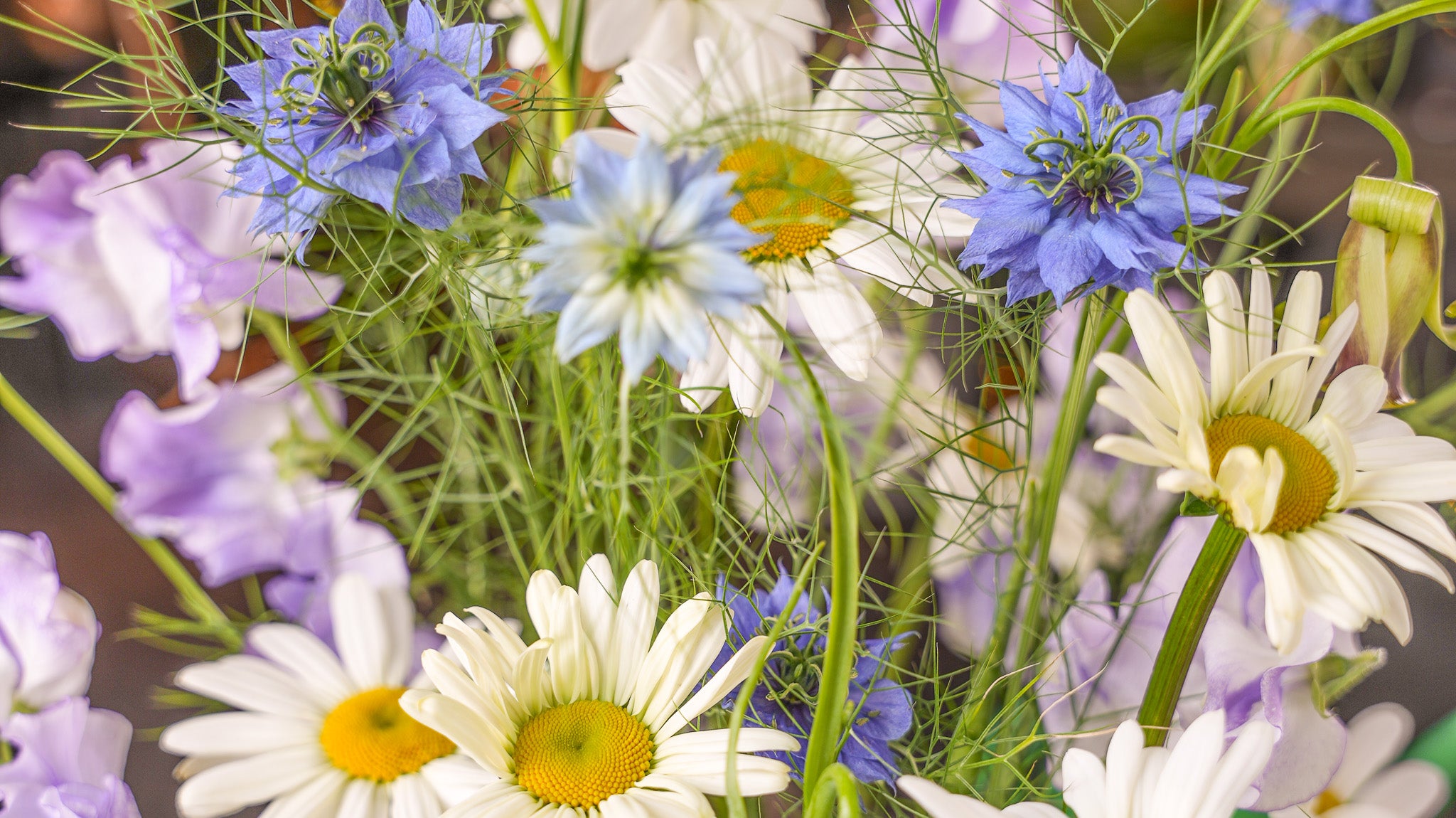 Decorate your midsummer table