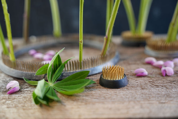 Flower stems securely held in place by a 120mm Kenzan ring.